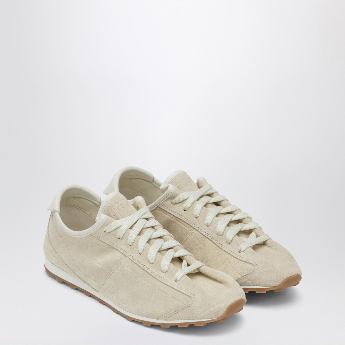 JACQUEMUS Sneaker Tennis in ivory crocodile effect suede