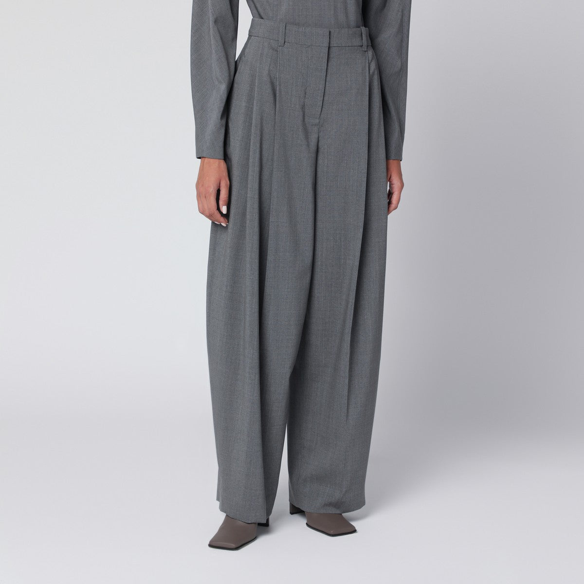 JACQUEMUS Grey pleated wool trousers