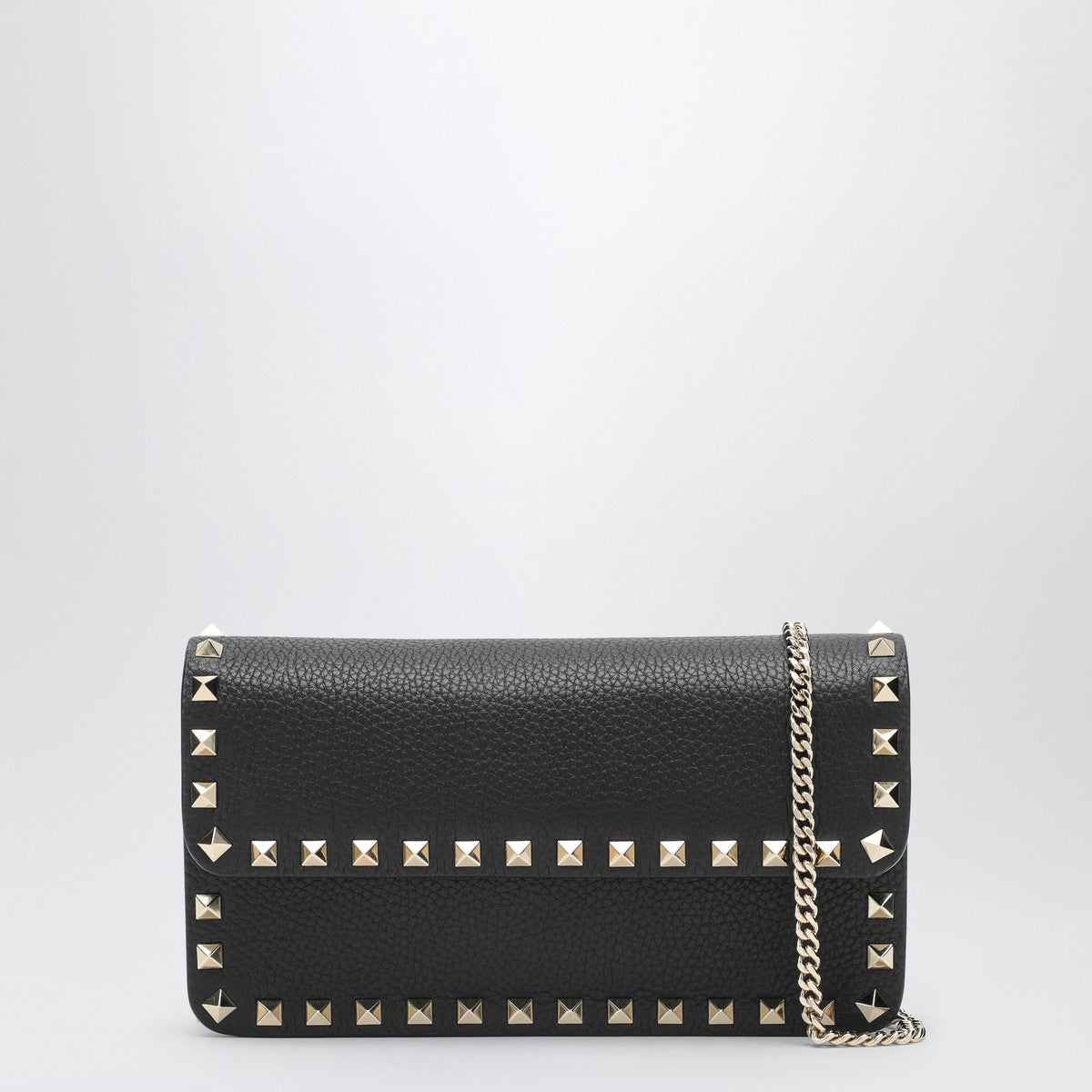 Valentino Garavani Pouch with black Rockstud chain