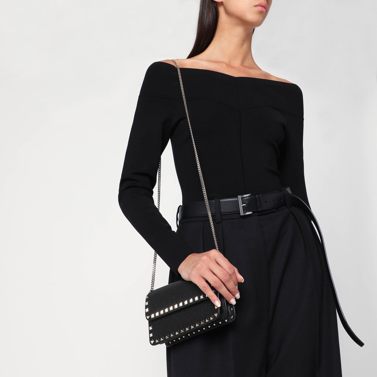 Valentino Garavani Pouch with black Rockstud chain