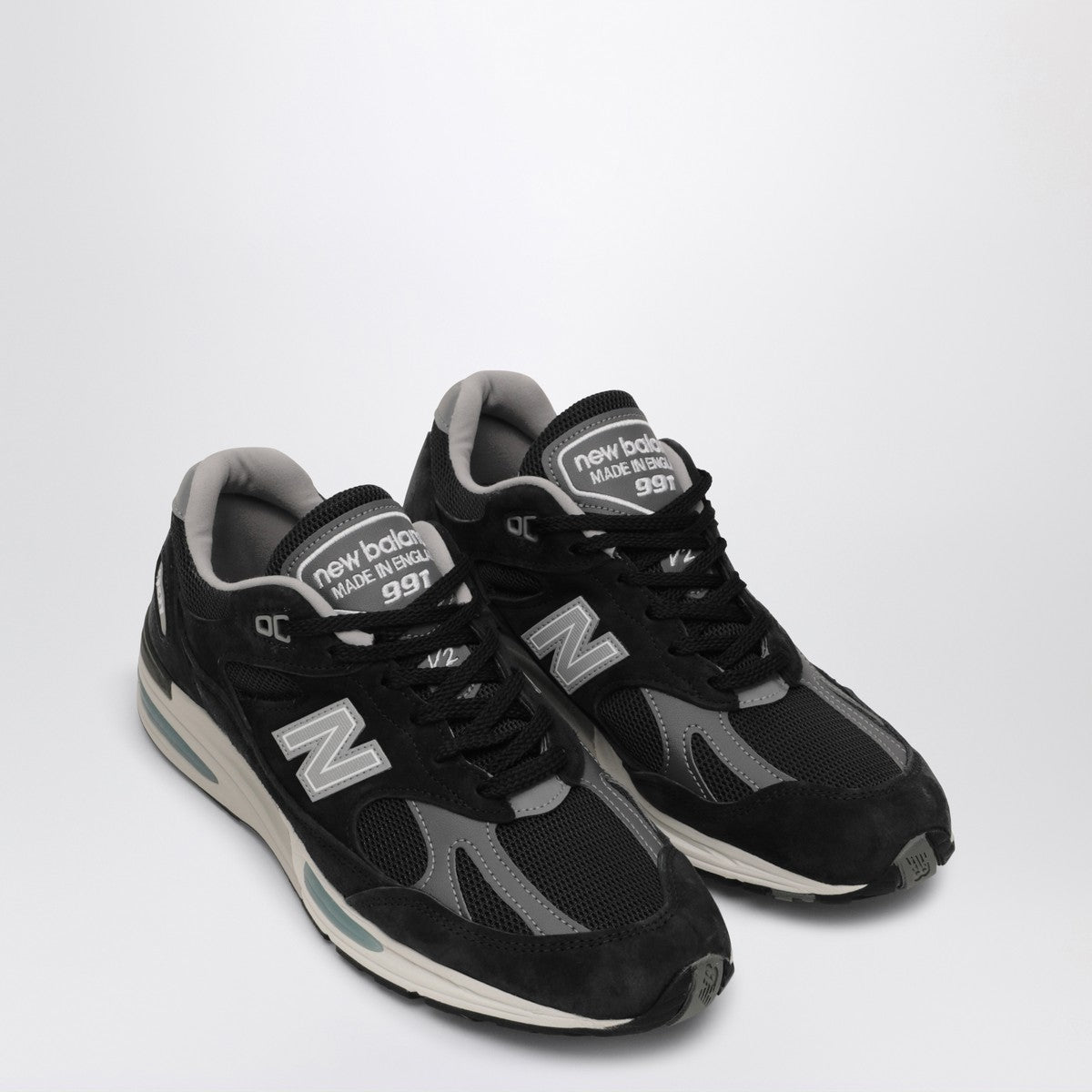 New Balance Made in UK 991v2 Sneakers in Black